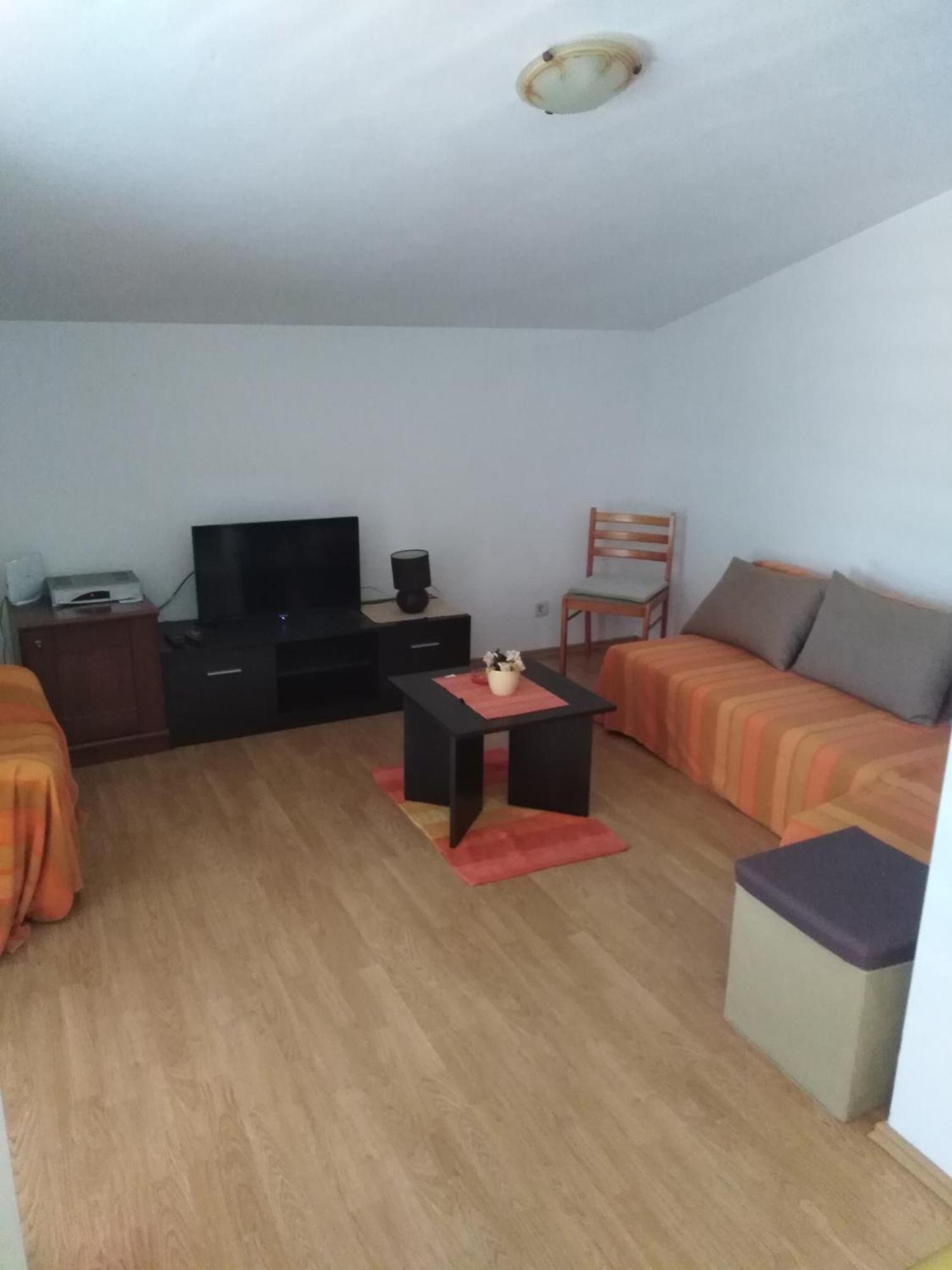 Apartment House Aria Baska Voda Bagian luar foto