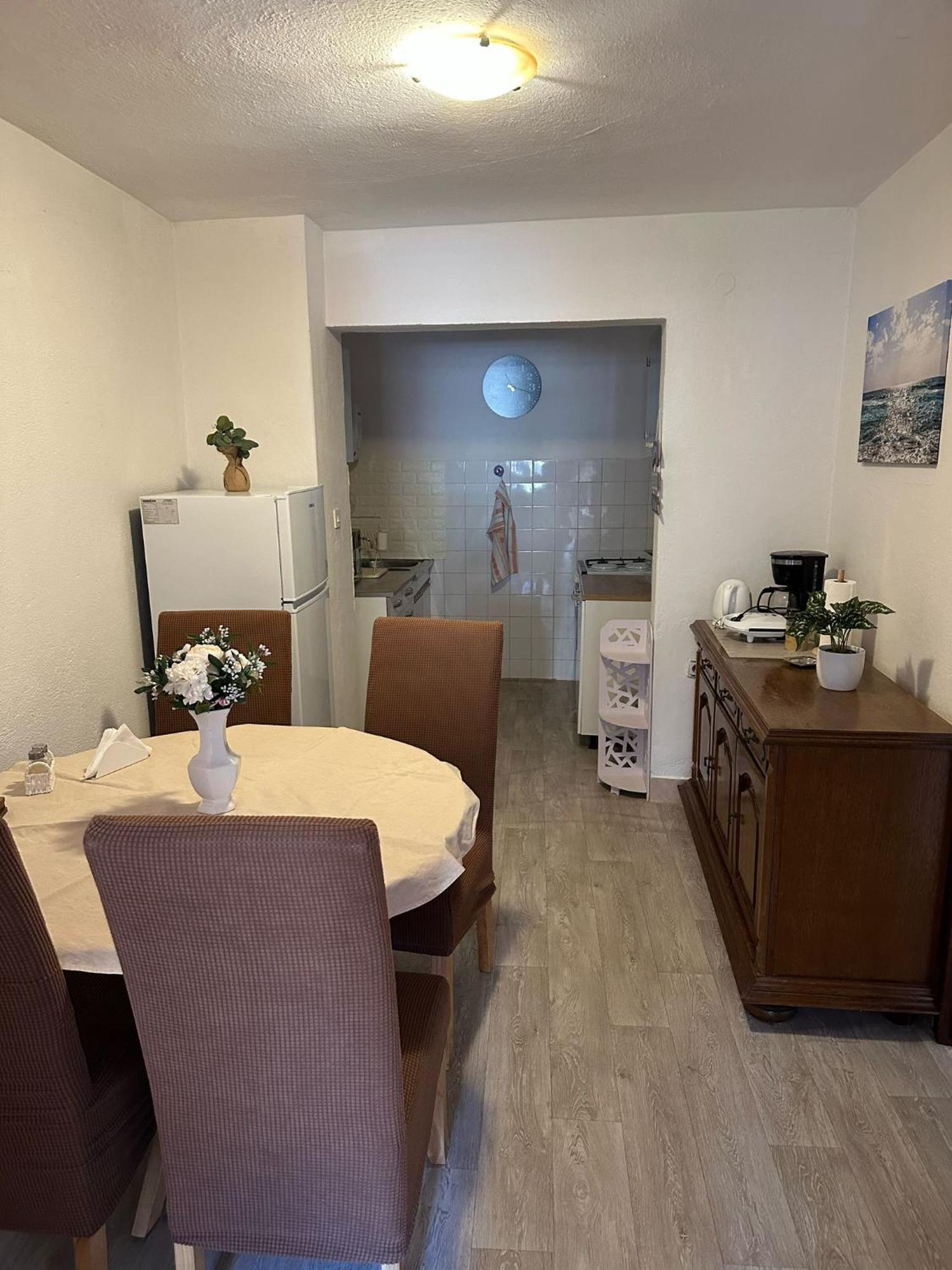 Apartment House Aria Baska Voda Bagian luar foto